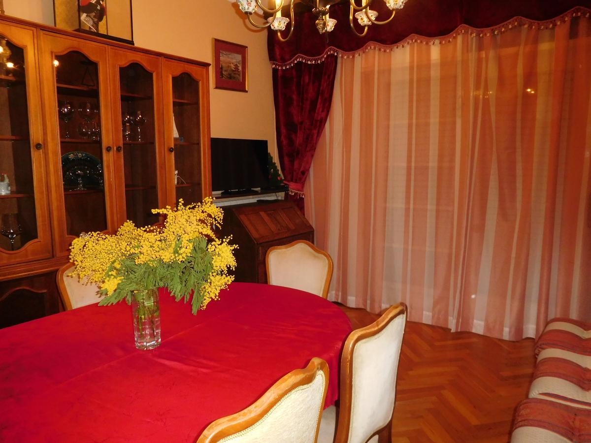 Apartments Edi - Captain'S House Мощеничка-Драга Экстерьер фото