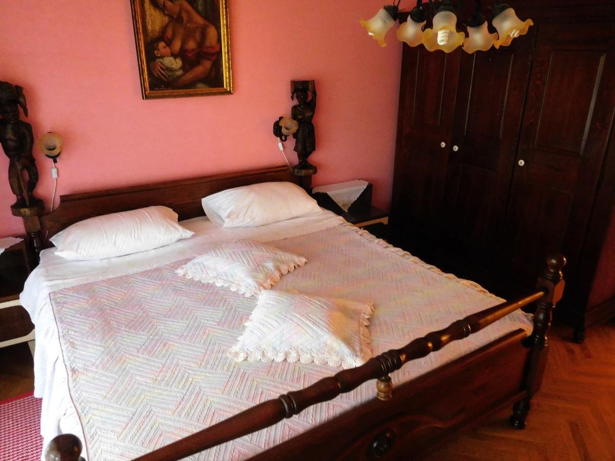 Apartments Edi - Captain'S House Мощеничка-Драга Экстерьер фото
