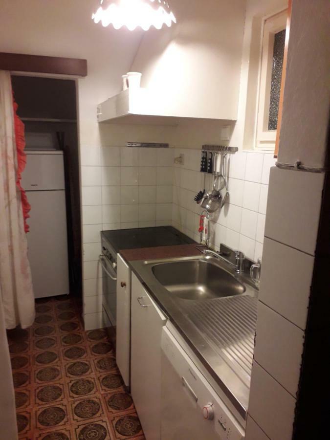 Apartments Edi - Captain'S House Мощеничка-Драга Экстерьер фото